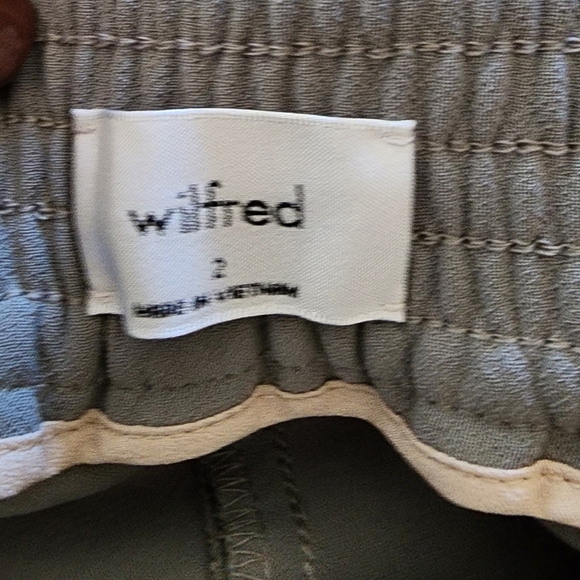 Aritzia Wilfred pants size 2 sage green color - Picture 4 of 5